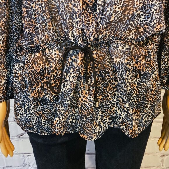 DKNY - loose fitting peplum style sheer blouse in contemporary print - Picture 9 of 10